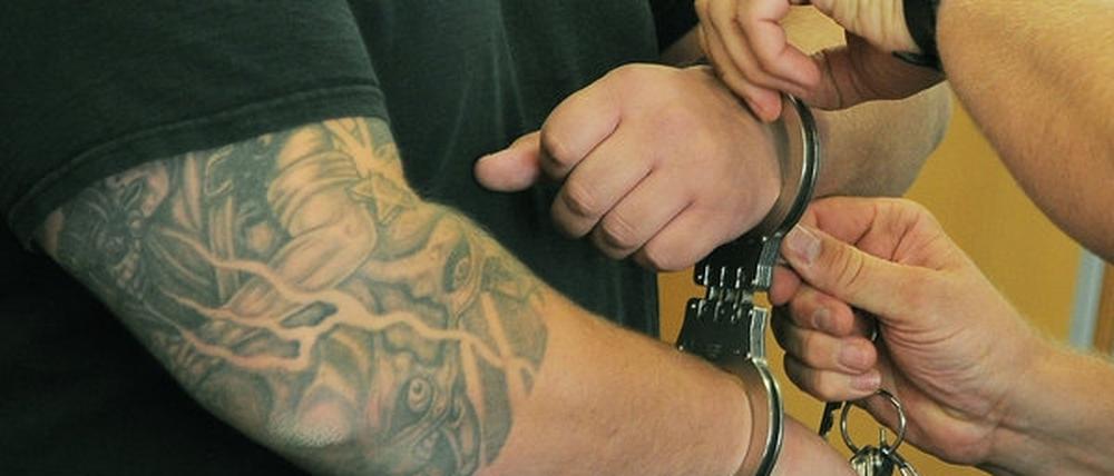 Zugriff: Bei einem Rockerboss in Vielitz konnte die Polizei größere Mengen an Drogen sicherstellen.