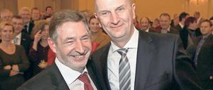 In Feierlaune. Jann Jakobs (l.) mit Ministerpräsident Dietmar Woidke.