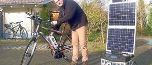 Klimaschutzpionier. Der Kleinmachnower Julian Affeldt radelt mit Sonnenenergie.