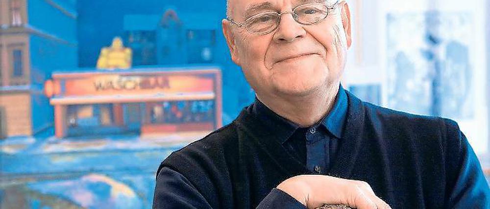 Fand in Potsdam Heimat und Lebensthema. Peter Rohn vor einem Gemälde mit der „Waschbar“ in Potsdam West.