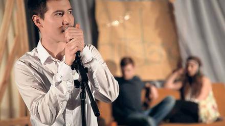 Reden oder handeln? Darum geht es in dem Theaterstück „summertime“ des Jugendclubs am Hans Otto Theater.