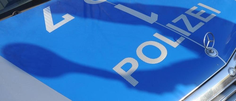 Zwei Menschen sind am Wochenende in Brandenburg bei Verkehrsunfällen verunglückt.