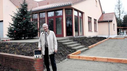 Kugeln des Anstoßes. Michael Schmidt bringt regelmäßig die Seddiner zu einem großen Boule-Turnier zusammen. Bei einer solchen Partie ist die Idee für einen Dorfladen mit Kultur und Freizeitangebot entstanden.