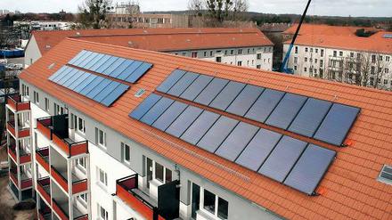 Weniger statt mehr? Eigentlich will die neue schwarz-rote Bundesregierung den Wohnungsneubau ankurbeln. Maren Kern, Vorstand des Verbandes Berlin-Brandenburgischer Wohnungsunternehmen, hält die Pläne von Union und SPD aber für kontraproduktiv. Steuerliche Anreize, etwa beim Bau von Solaranlagen, wären hilfreicher gewesen, sagt sie.