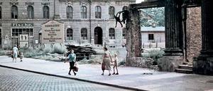 Die Geschichte Brandenburgs in Fotografien aus privaten Alben. Das zeigen die zahlreichen Bilder auf dem Portal Zeitstimmen wie diese Aufnahme der Wilhelm-Staab-Straße in Potsdam im Jahr 1956.