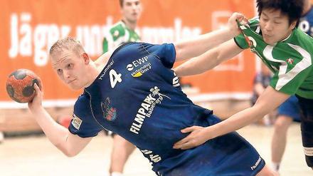 Ein Kämpfertyp. VfL-Kreisläufer Bengt Bornhorn muss sich derzeit nicht nur gegen die gegnerischen Spieler durchsetzen. Der 24-Jährige hat seit Wochen mit Knieproblemen zu tun und beißt sich dennoch durch.