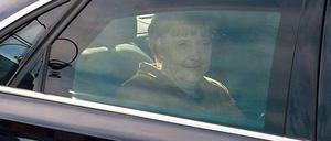 Schutzbedürftig. In ihrem Dienstwagen steht Angela Merkel zwar nicht über dem Gesetz, aber im Zweifel geht ihre Sicherheit vor, sagen Experten.