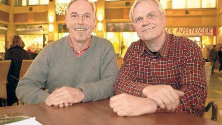 Doppel-Jubiläum. Michael und Stefan Demuth können auf eine erfolgreiche Entwicklung des Hockeysports in Potsdam zurückblicken. Die zweieiigen Zwillinge, die heute ihren 60. Geburtstag feiern, haben viele Jahre lang entscheidend dazu beigetragen.