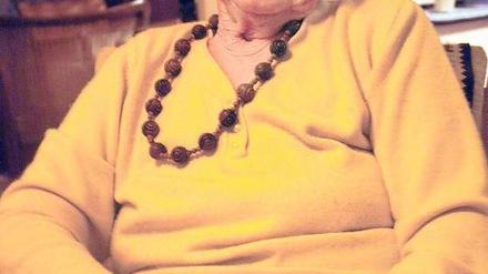 Orgelbank statt Sessel. Noch immer ärgert sich Ilse von Zadow, dass sie sich mit 95 Jahren das Handgelenk gebrochen hat und sie seither nicht mehr Orgel spielen kann.