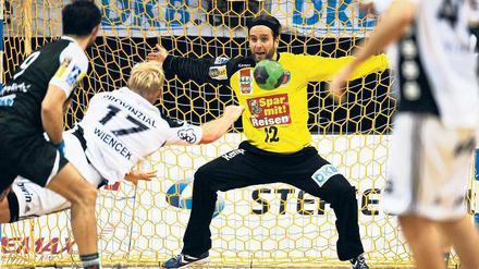 Breite Arme. Auch Silvio Heinevetter konnten Kiel nichts entgegen setzen.