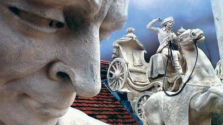 Unter dem Blick der Vorfahren: Vom Dach des Kutschstalls am Neuen Markt blickt die Quadriga herab auf das Haus der Brandenburgisch-Preußischen Geschichte. Einen Anstoß für den Ausstellungs- und Bildungsort gab der frühere Ministerpräsident Manfred Stolpe.