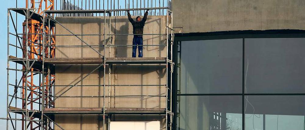 Abgerüstet. Es hätte eine gute Nachricht sein können: Am Dienstag fielen die Gerüste an Werders Blütentherme.