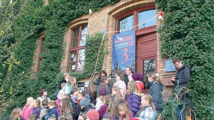 Adventsstimmung. Zur Begrüßung sang am Dienstag der Schulchor.