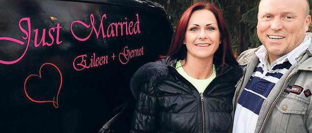 Feuertaufe hinter sich. Die schläft aber fest, dachte Gernot Nowack noch, als seine Frau Eileen nicht antwortete. Doch statt auf der Rückbank des Wagens schlafend, befand sich Eileen Nowack noch auf einer Tankstelle bei Bad Hersfeld in Hessen.