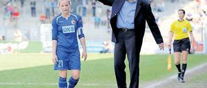 Ein gutes Team. Tabea Kemme freut sich nach ihrem Länderspieldebüt in Kroatien nun wieder bei ihrer Mannschaft um Trainer Bernd Schröder (r.) zu sein. Am Sonntag will sie mit Turbine in Cloppenburg die nächsten Punkte für die Meisterschaft holen.