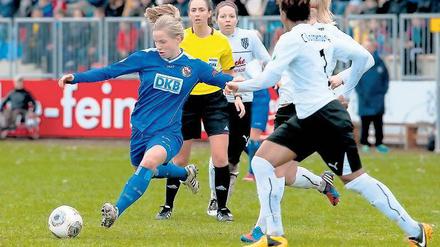 Heftige Gegenwehr leisteten die Spielerinnen des BV Cloppenburg, sodass den Potsdamerinnen um Neu-Nationalspielerin Tabea Kemme viel Durchsetzungsvermögen verlangt war.