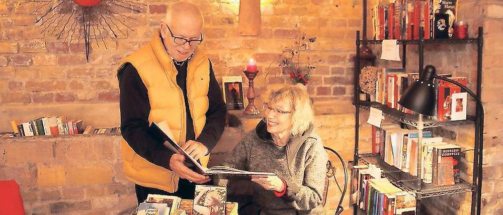Vom Stall zum Buch. Renate Grandzinski-Wagner und Klaus Grandzinski in der Bücherbörse.