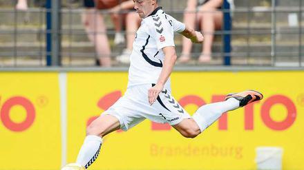 Spiegelbild seiner Mannschaft: Heiko Schwarz hat Potenzial, doch reicht es im Moment nur fürs Mittelmaß. In der Hinrunde gab es Licht und Schatten. Mit einem Sieg gegen Meuselwitz will sich der SVB heute weiter auf Kurs halten.
