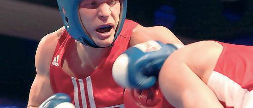 Schutzlos. Seit dieser Saison steigen auch die Amateurboxer in der Bundesliga ohne Kopfschutz in den Ring. Der SV Motor Babelsberg kann auch in diesem Jahr weiterhin auf den Olympiateilnehmer Zdenek Chladeck aus Tschechien setzen.