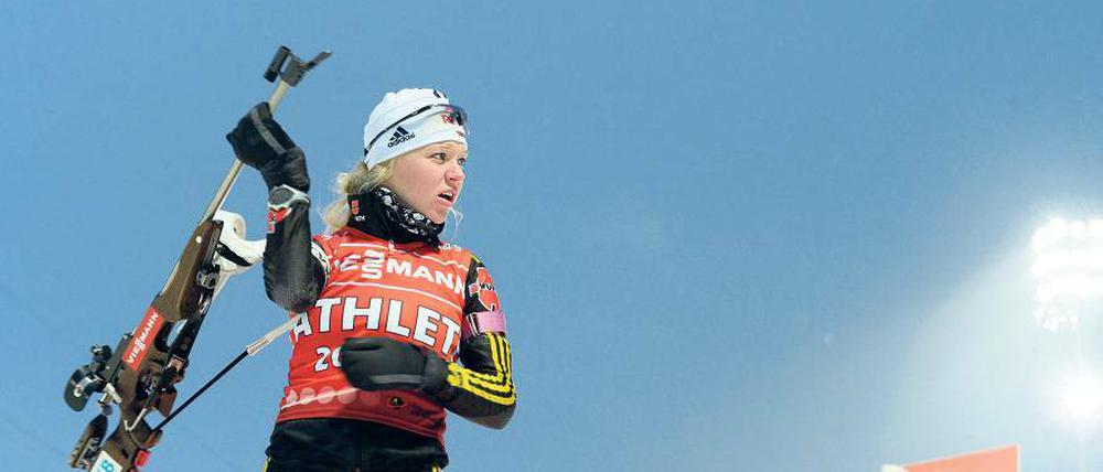 Präsentiert das Gewehr! Schon im August begann Miriam Gössner in Norwegen mit der Arbeit am Schützenstand.