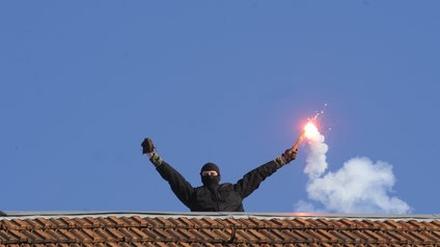 Ein Abgeordneter im Brandenburger Landtag als Mitglied in einem als linksextrem eingestuften Verein? Laut Norbert Müller (Linke) leistet die "Rote Hilfe e.V." lediglich Rechstbeistand für junge Antifaschisten.
