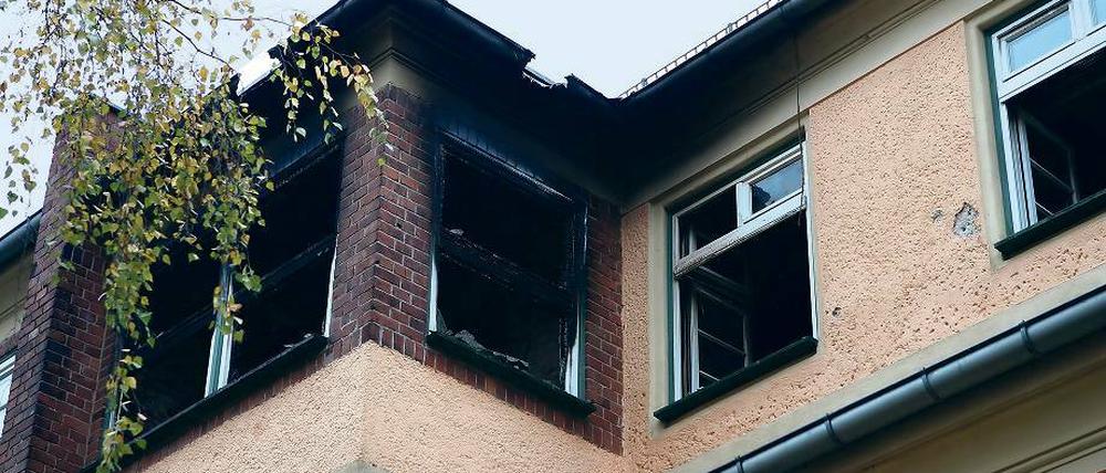 Rußspuren. In einem Haus in der Ruinenbergstraße hat es gebrannt.