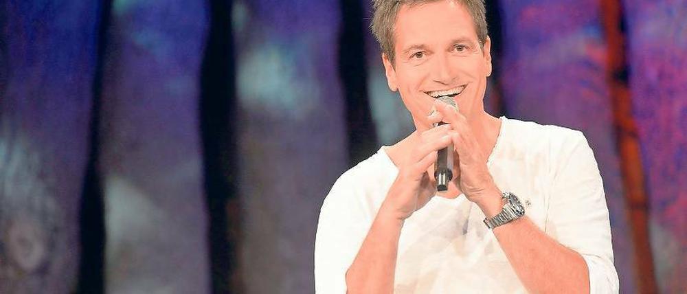 „Ich hätte zehn Abende zum Thema Glück machen können“. Dieter Nuhrs Essenz ist heute Abend im Fernsehen zu sehen.