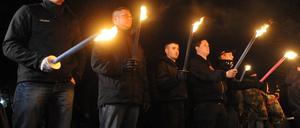 Fackelumzüge wie dieser könnten sich in Hennigsdorf wiederholen, sollte der NS-Kriegsverbrecher Erich Priebke dort beigesetzt werden.