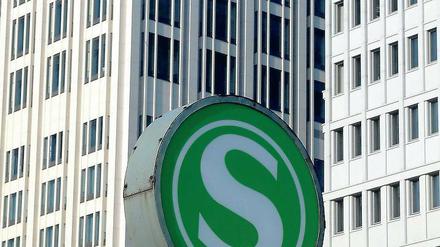 Abgeschnitten. Der Potsdamer Platz ist wegen der Sperrung des Nord-Süd-Tunnels mit der S-Bahn aus Richtung Potsdam nicht mehr erreichbar – genau wie die S-Bahnhöfe Brandenburger Tor, Friedrichstraße und Oranienburger Straße.