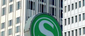 Abgeschnitten. Der Potsdamer Platz ist wegen der Sperrung des Nord-Süd-Tunnels mit der S-Bahn aus Richtung Potsdam nicht mehr erreichbar – genau wie die S-Bahnhöfe Brandenburger Tor, Friedrichstraße und Oranienburger Straße.