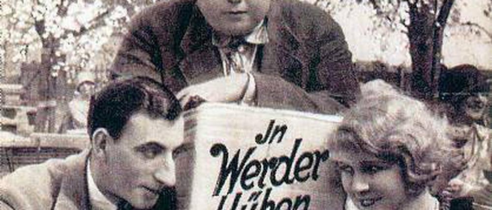 Liebeleien. Der Stummfilm von 1928 spielt zur Baumblüte.