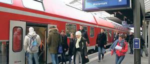 Verspätungen. Wegen einer kaputten Weiche in Berlin gibt es Störungen im Regionalbahnverkehr.