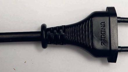 Ein Grund, den Stecker zu ziehen? Potsdams Stromkunden zahlen ab 1. Januar 2014 genau 1,306 Cent mehr pro Kilowattstunde an die EWP.