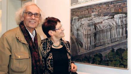 Reminiszenzen. Christo und Rita Süssmuth bei der Ausstellungseröffnung.
