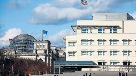 Big Brother is listining to you. Die US-Botschaft liegt direkt am Regierungsviertel, was sich nun als fatal erweisen könnte.