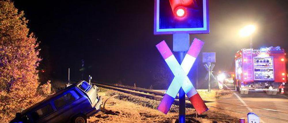 Unfälle an Bahnübergängen geschehen immer wieder.