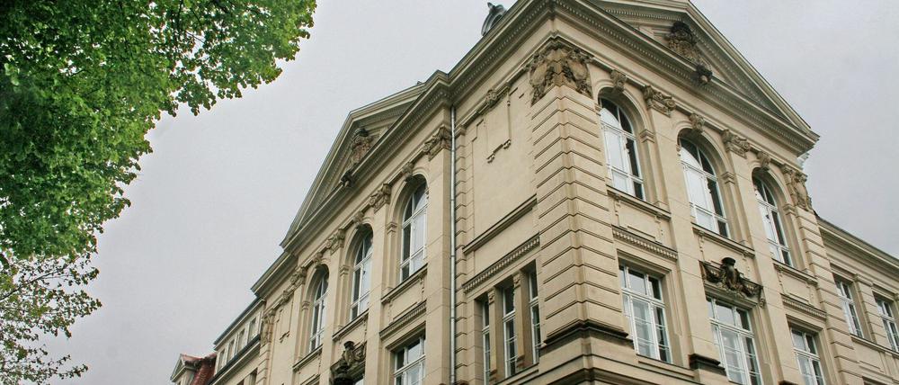 Wohin mit den Schülern? Potsdam kommt mit Schulbau- und Sanierung - wie hier am Einsteingymnasium - nicht hinterher.