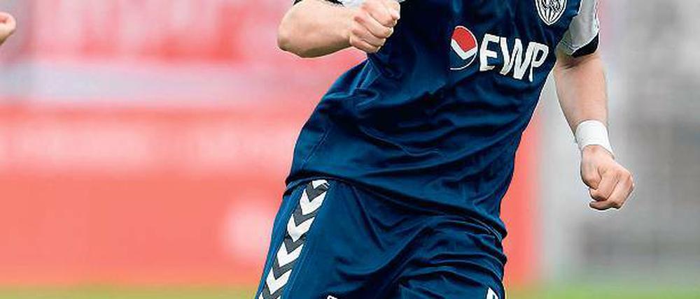 Eckenspezialist. Daniel Becker wird mit seinen Eckbällen, die oftmals direkt auf den Köpfen seiner Mitspieler landen zum Torgarant bei den Babelsbergern.
