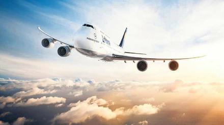 Über den Wolken. Demnächst fliegt eine Boeing 747-8 unter dem Namen „Potsdam“ auf Interkontinental-Flügen für die Lufthansa. Der Super-Jumbo wird am 6. November im Potsdamer Rathaus getauft – freilich in Abwesenheit des gut 76 Meter langen Flugzeuges. Die alte „Potsdam“, die 1990 getauft wurde, ist mittlerweile von der Lufthansa verkauft worden.