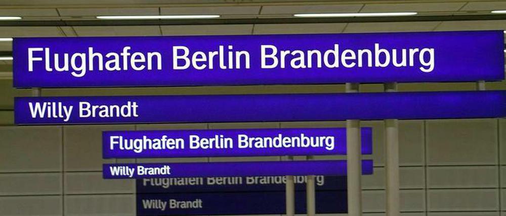 Ihr Zug hat voraussichtlich ... etliche Jahre Verspätung. Dass hier keine Züge halten, ist aber nicht die Schuld der Bahn.