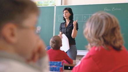 Testfall. Stefanie Bosse von der Uni Potsdam untersucht im Klassenraum, wie Schulen mit Inklusion klarkommen.