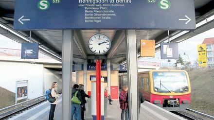 Zeit gespart. Vom Güterfelder Damm bis zur Friedrichstraße dauert es mit der S–Bahn 53 Minuten. Würde die S-Bahn nach Stahnsdorf verlängert, wären es 33 Minuten.