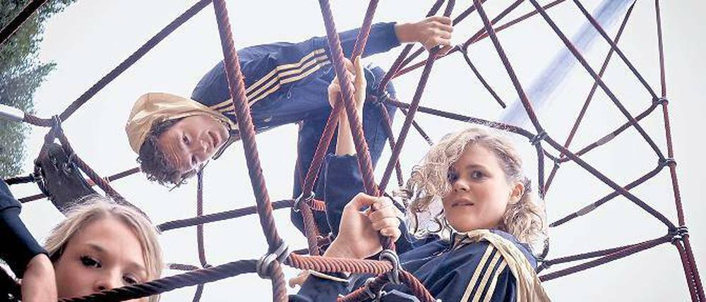 Im Netz verstrickt. Nora Decker (Sarah), Friedemann Eckert (Olaf) und Lea Willkowsky (Marie) in „Netboy“ (v.l.n.r. ).