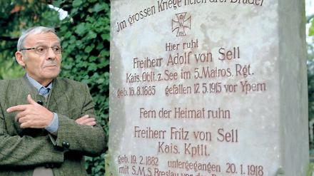 Ein Faible für die See. Siegfried Gebser erforschte bereits mit seiner Jugendliebe den Bornstedter Friedhof. Die Marine hat es ihm dabei besonders angetan – entstanden ist ein Vortrag über die Grabstätten von Seeleuten auf dem Friedhof. Die Familie von Sell verlor im Ersten Weltkrieg gleich drei Mitglieder.