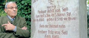 Ein Faible für die See. Siegfried Gebser erforschte bereits mit seiner Jugendliebe den Bornstedter Friedhof. Die Marine hat es ihm dabei besonders angetan – entstanden ist ein Vortrag über die Grabstätten von Seeleuten auf dem Friedhof. Die Familie von Sell verlor im Ersten Weltkrieg gleich drei Mitglieder.