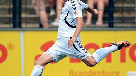 Zweifacher Torschütze in Zeuthen. Heiko Schwarz traf am Samstag im Pokal-Achtelfinale zweimal für den SV Babelsberg 03 und verhinderte den möglichen 3:3-Ausgleich für die Gastgeber, als er auf der Torlinie rettete. Archiv