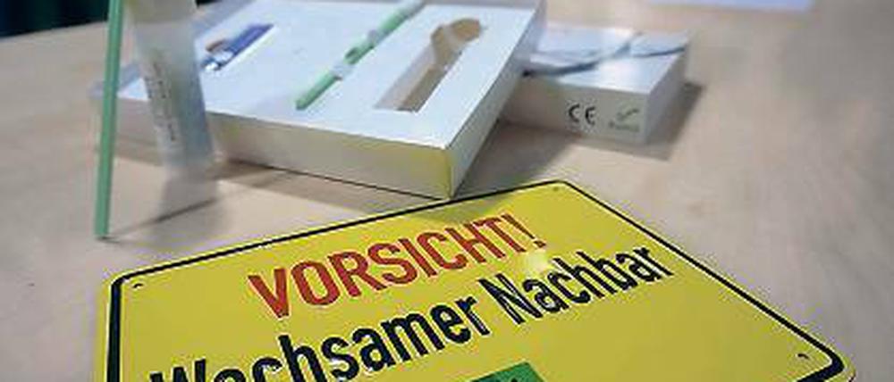 Schutz durch Farbe. Die Polizei will zur künstlichen DNA informieren.