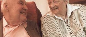 Keine Streitereien. „Türenschmeißen gab es bei uns nie“, sagt die 99-jährige Hildegard Hesener. Vor 75 Jahren heiratete sie ihren Mann Karlheinz Hesener, der aus Düsseldorf stammt. Er ist mittlerweile 101 Jahre alt.