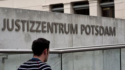 Vor dem Amtsgericht Potsdam musste sich ein Exhibitionist verantworten.