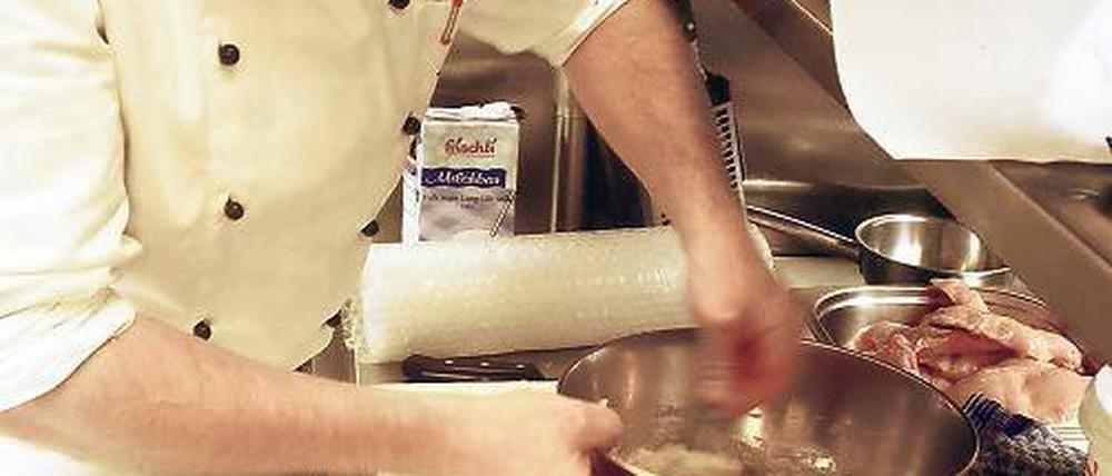 Sorgfalt und Kreativität. Küchenchef Alexander Schäfer hat Spaß daran, seine Gäste zu überraschen.